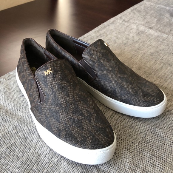 Michael Kors Shoes - Michael Kors Signature Womens Slip On Shoes sz 8